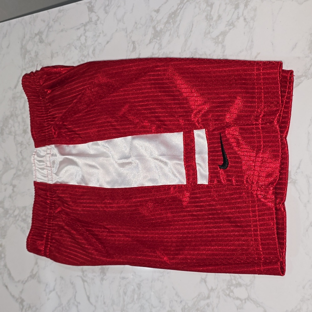 Nike Red and White Shorts Kids Size 5 - Picture 6 of 11